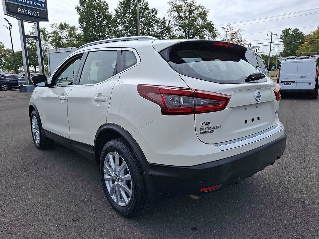 2022 Nissan Rogue Sport SV photo 3