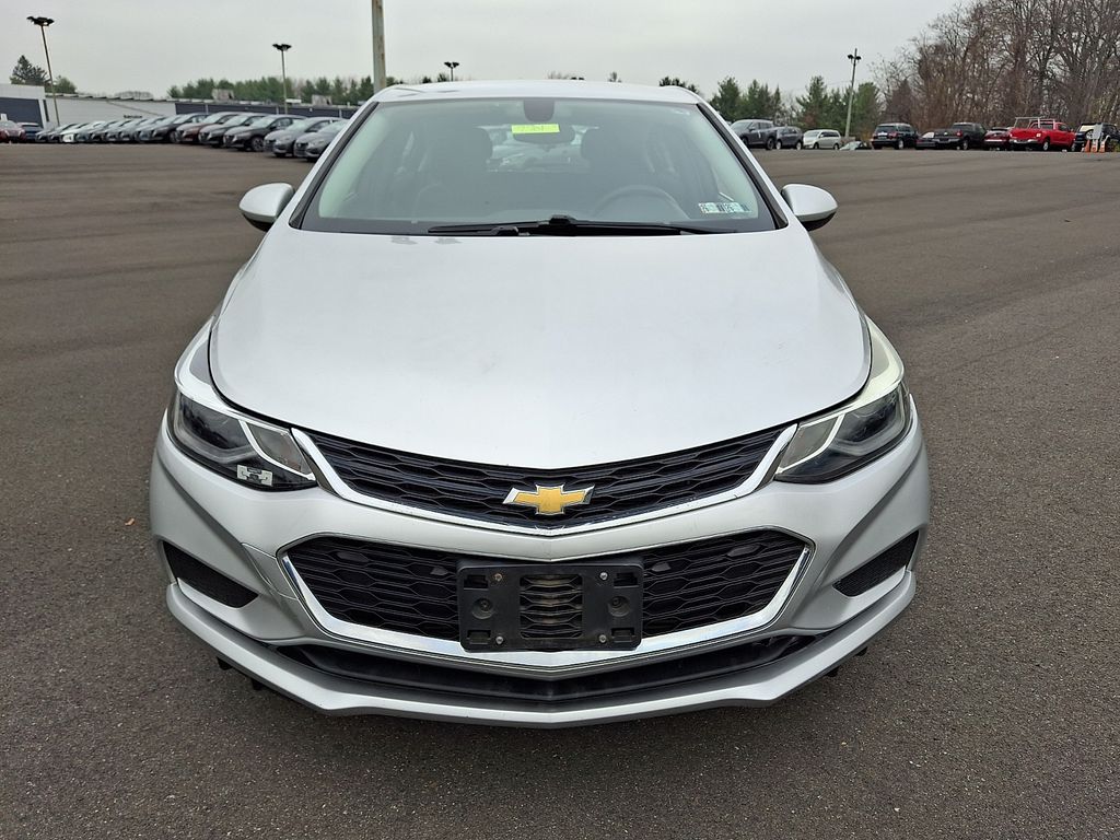 2017 Chevrolet Cruze LT photo 2
