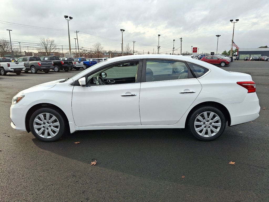 2017 Nissan Sentra SV photo 4