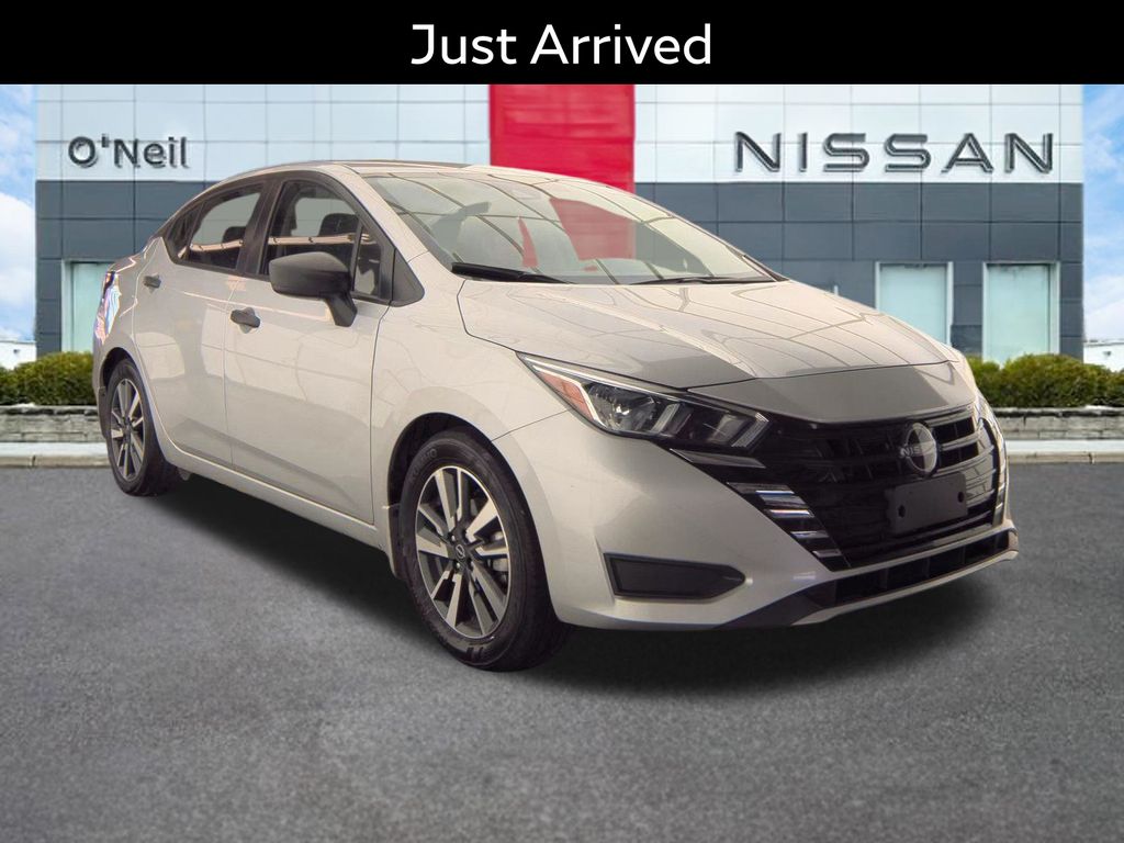 2024 Nissan Versa 1.6 S CVT's photo