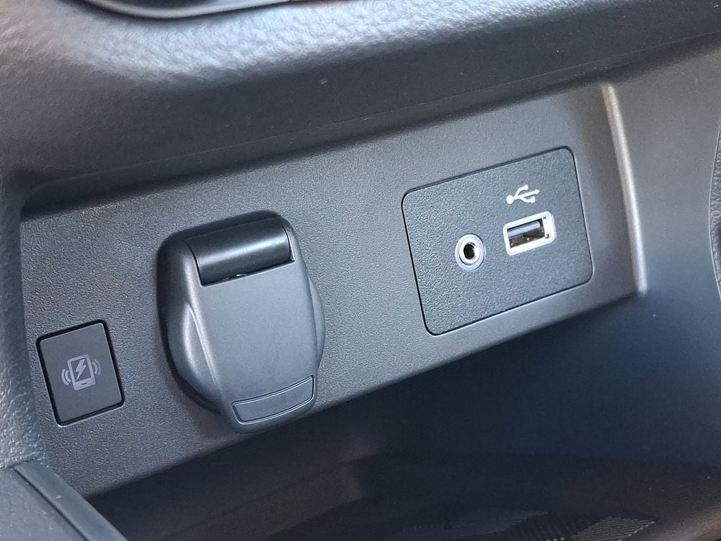 2025 Nissan Versa Sedan SV - Photo 15