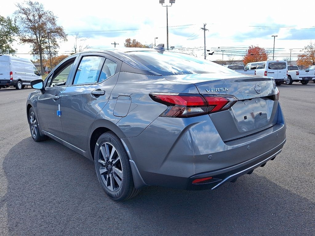 New 2025 Nissan Versa 1.6 SV Sedan