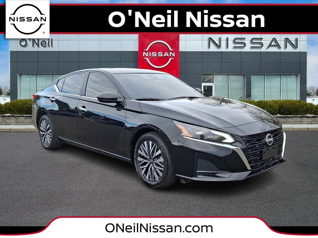 Certified 2025 Nissan Altima SV Sedan