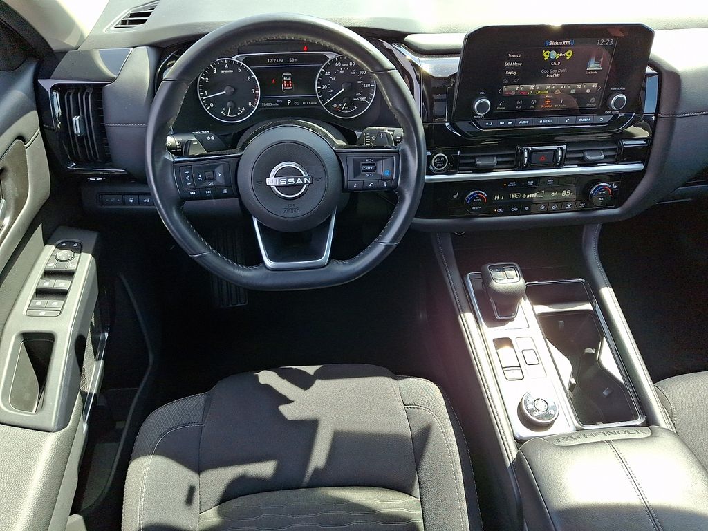 2023 Nissan Pathfinder SV - Photo 12