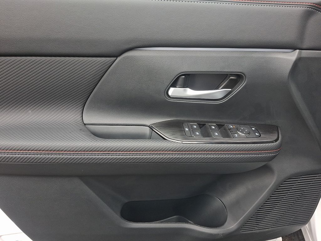 2026 Nissan KICKS SR AWD - Photo 8