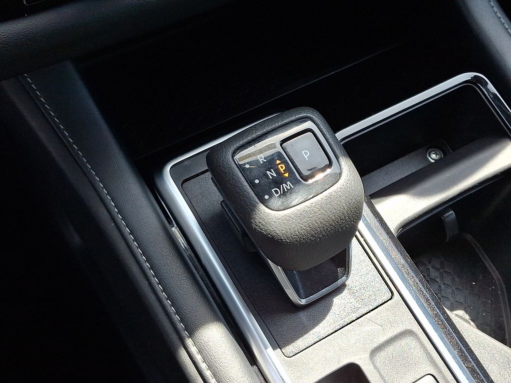 2023 Nissan Pathfinder SV - Photo 16