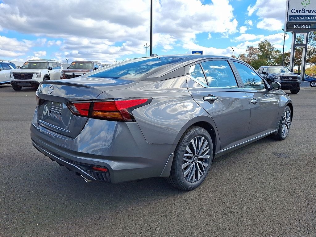 New 2025 Nissan Altima SV Sedan