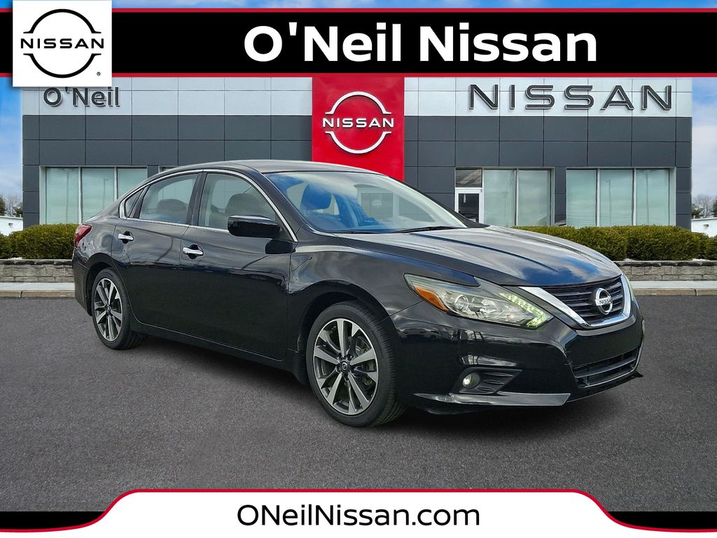 2016 Nissan Altima SR's photo