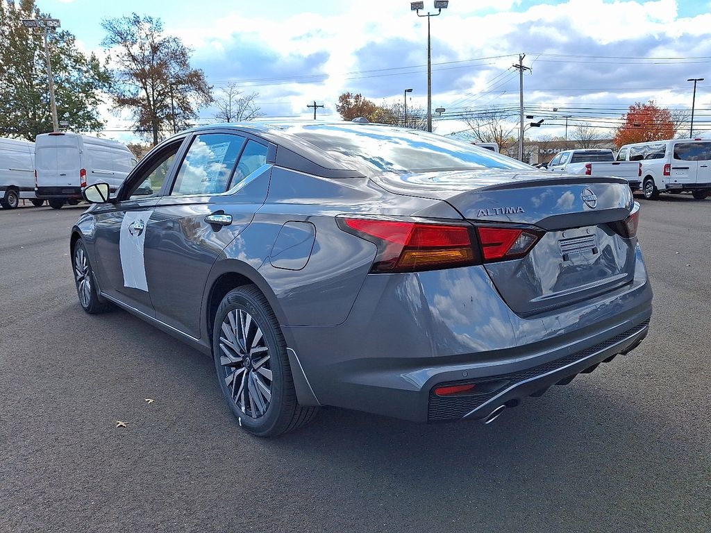 New 2025 Nissan Altima SV Sedan
