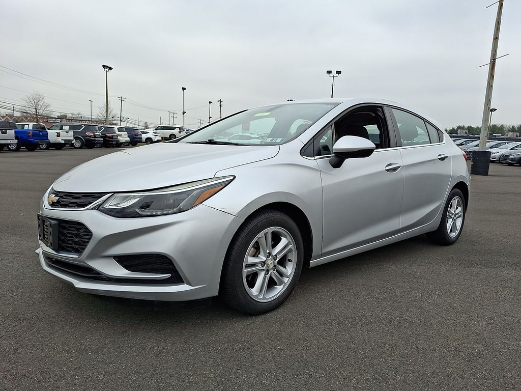2017 Chevrolet Cruze LT photo 3