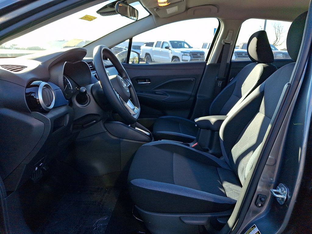 2025 Nissan Versa Sedan SV - Photo 9