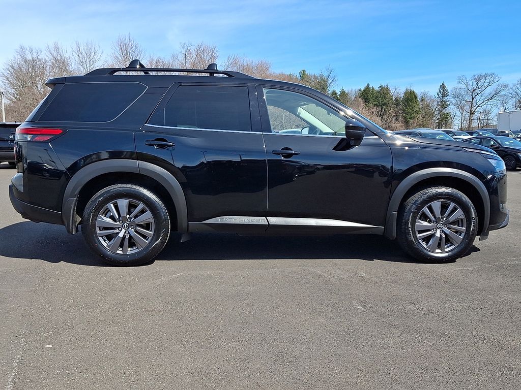 2023 Nissan Pathfinder SV - Photo 7