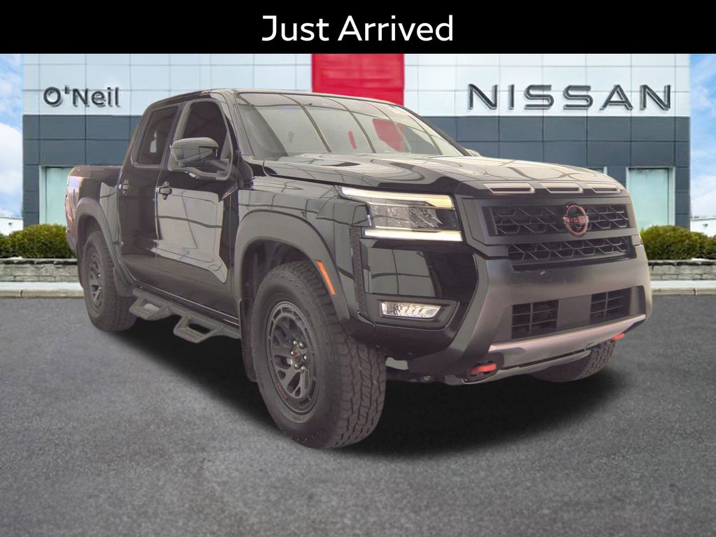 2025 Nissan Frontier's photo