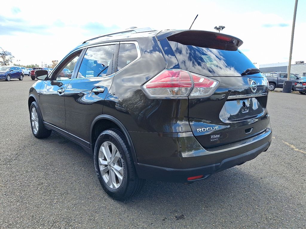 2016 Nissan Rogue SV photo 4
