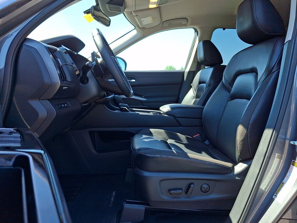 2023 Nissan Pathfinder SL - Photo 14