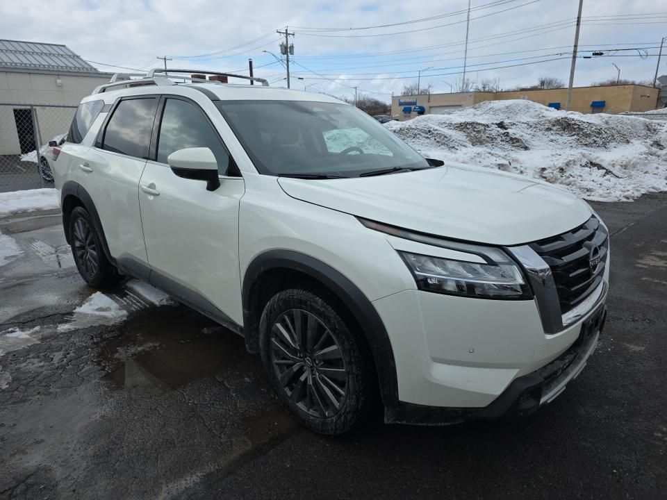 2023 Nissan Pathfinder SL