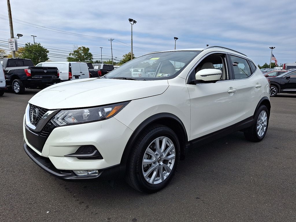 2022 Nissan Rogue Sport SV photo 2