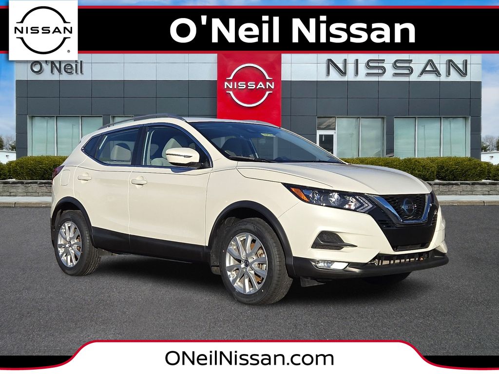 2022 Nissan Rogue Sport SV's photo