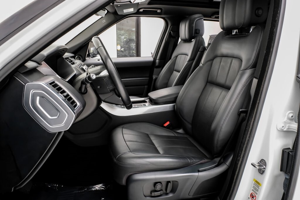 2020 Land Rover Range Rover Sport HSE photo 4