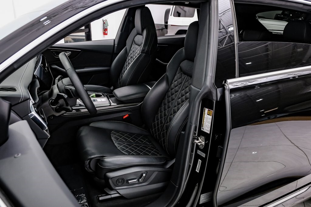 2023 Audi SQ8 Prestige photo 4