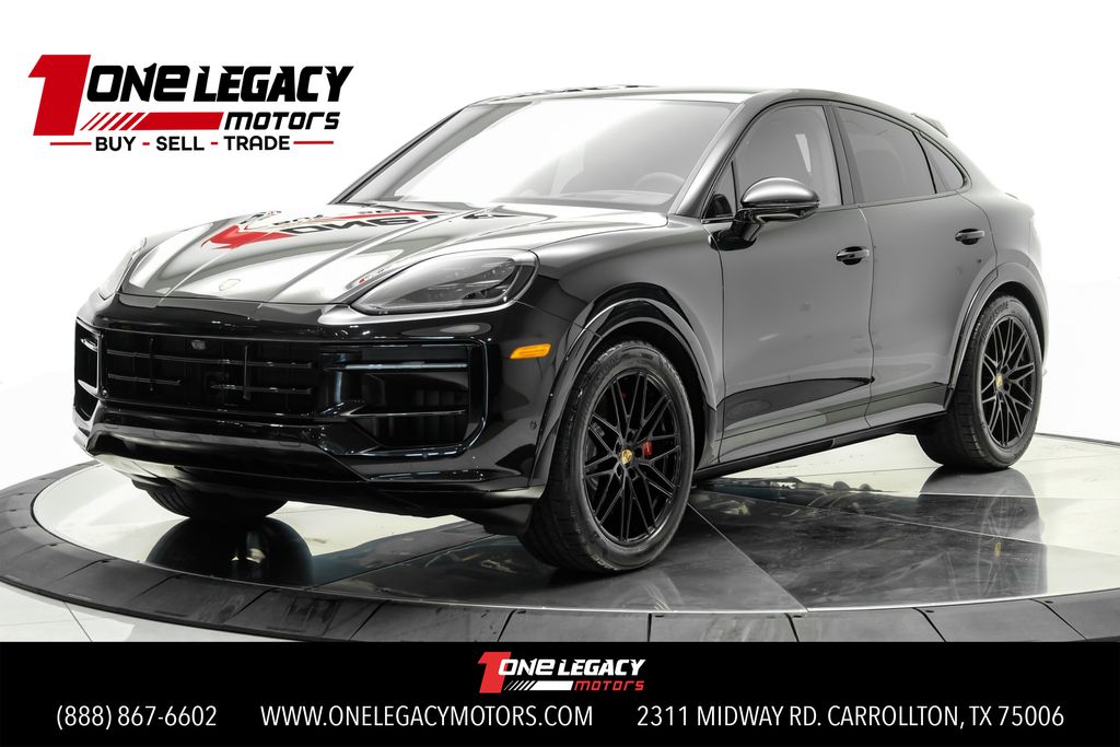 2025 Porsche Cayenne GTS's photo