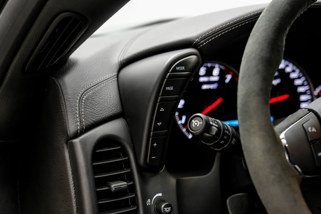 2011 Chevrolet Corvette ZR1 - Photo 31
