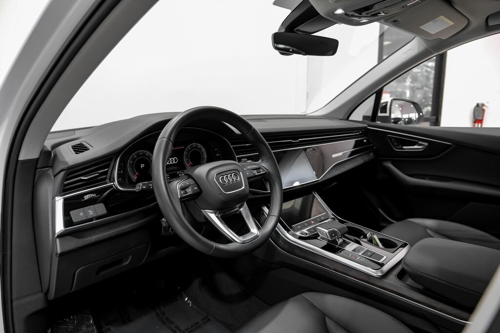 2022 Audi Q7 55 Premium photo 3
