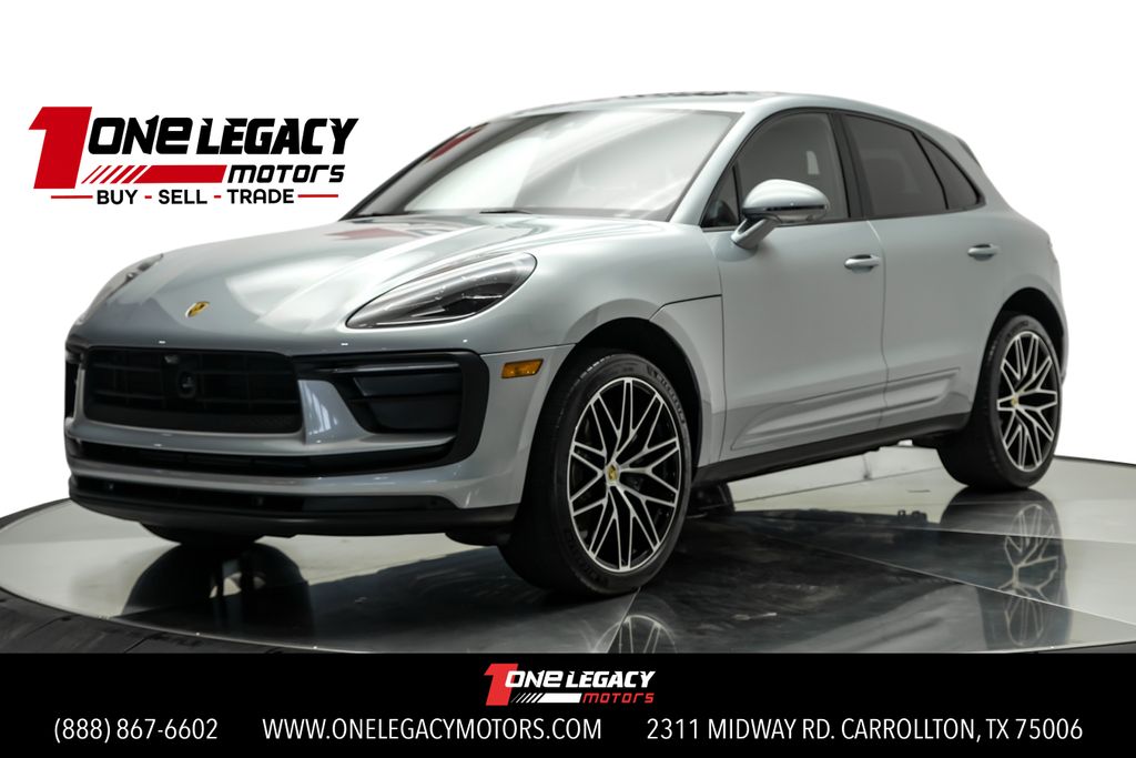 2024 Porsche Macan -'s photo