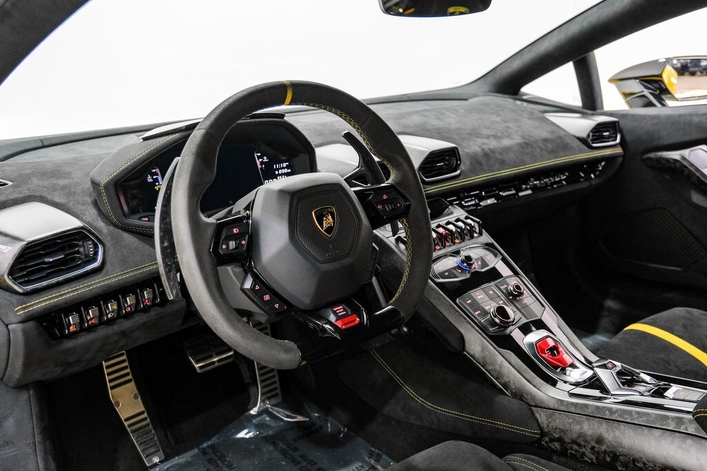 2018 Lamborghini Huracan Performante photo 3