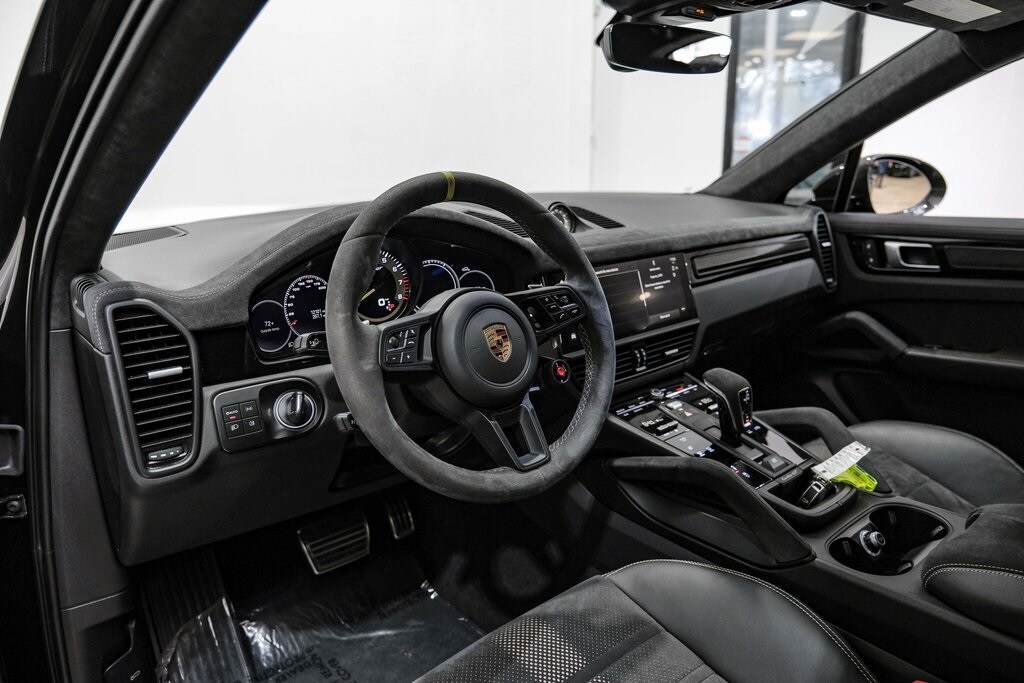 2022 Porsche Cayenne Coupe Turbo GT photo 3