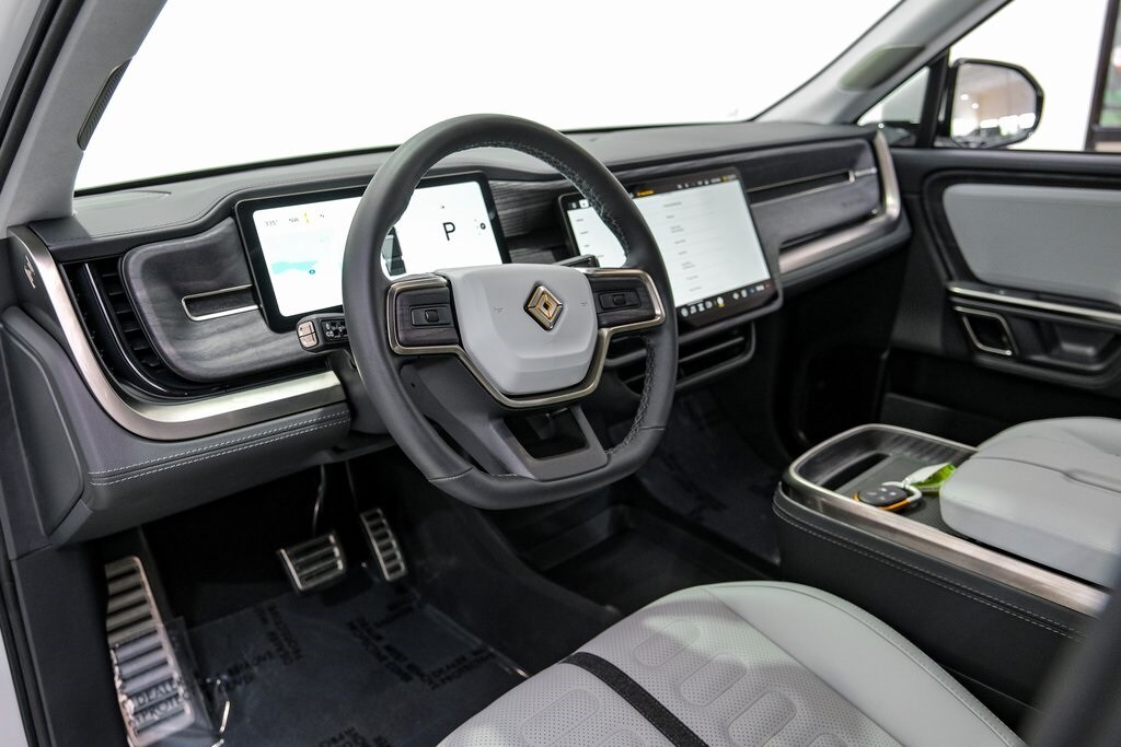 2024 Rivian R1S Launch Edition photo 3