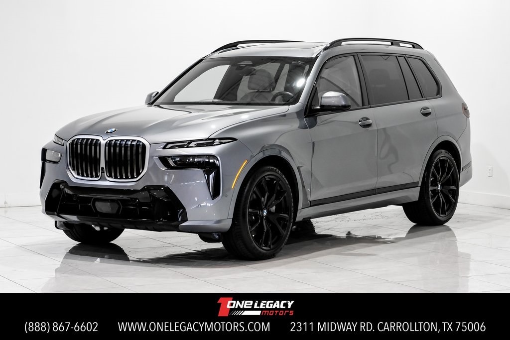 2023 BMW X7 40i's photo