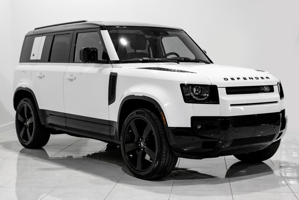 Used 2024 Land Rover Defender 110 X-Dynamic SE SUV