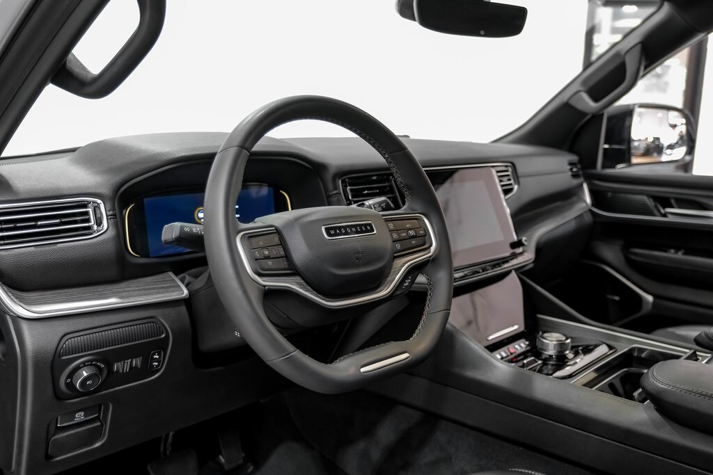 2023 Jeep Wagoneer Series II photo 3