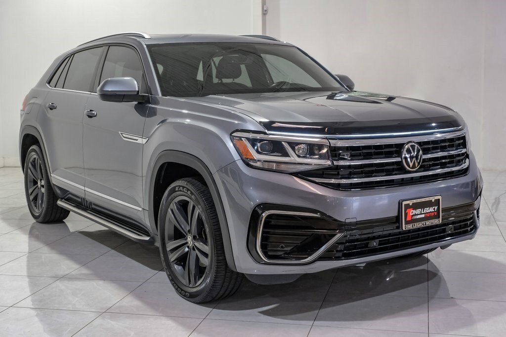 2020 Volkswagen Atlas Cross Sport SE photo 2