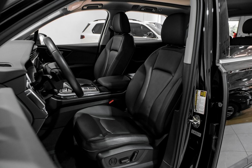 2022 Audi Q7 55 Premium Plus photo 3
