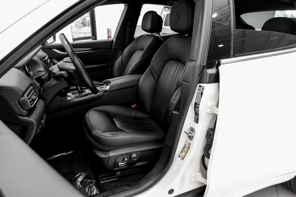 2022 Maserati Levante GT photo 2