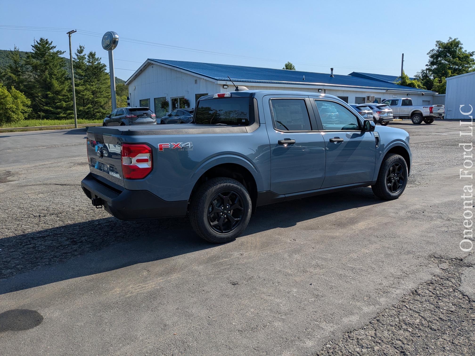 2025 Ford Maverick XLT photo 2