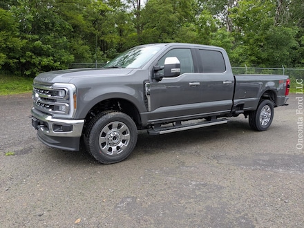 2025 Ford Super Duty F-350 Lariat TRUCK