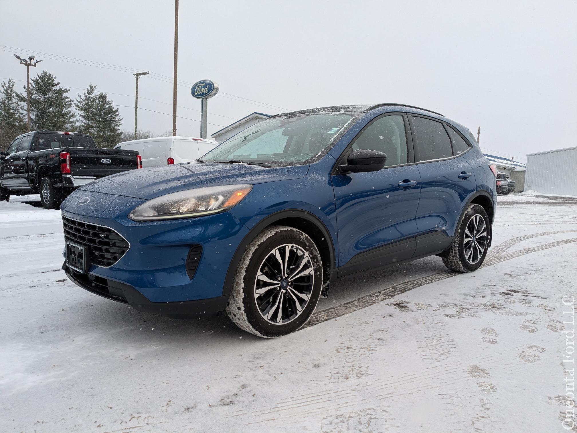 2022 Ford Escape SE's photo