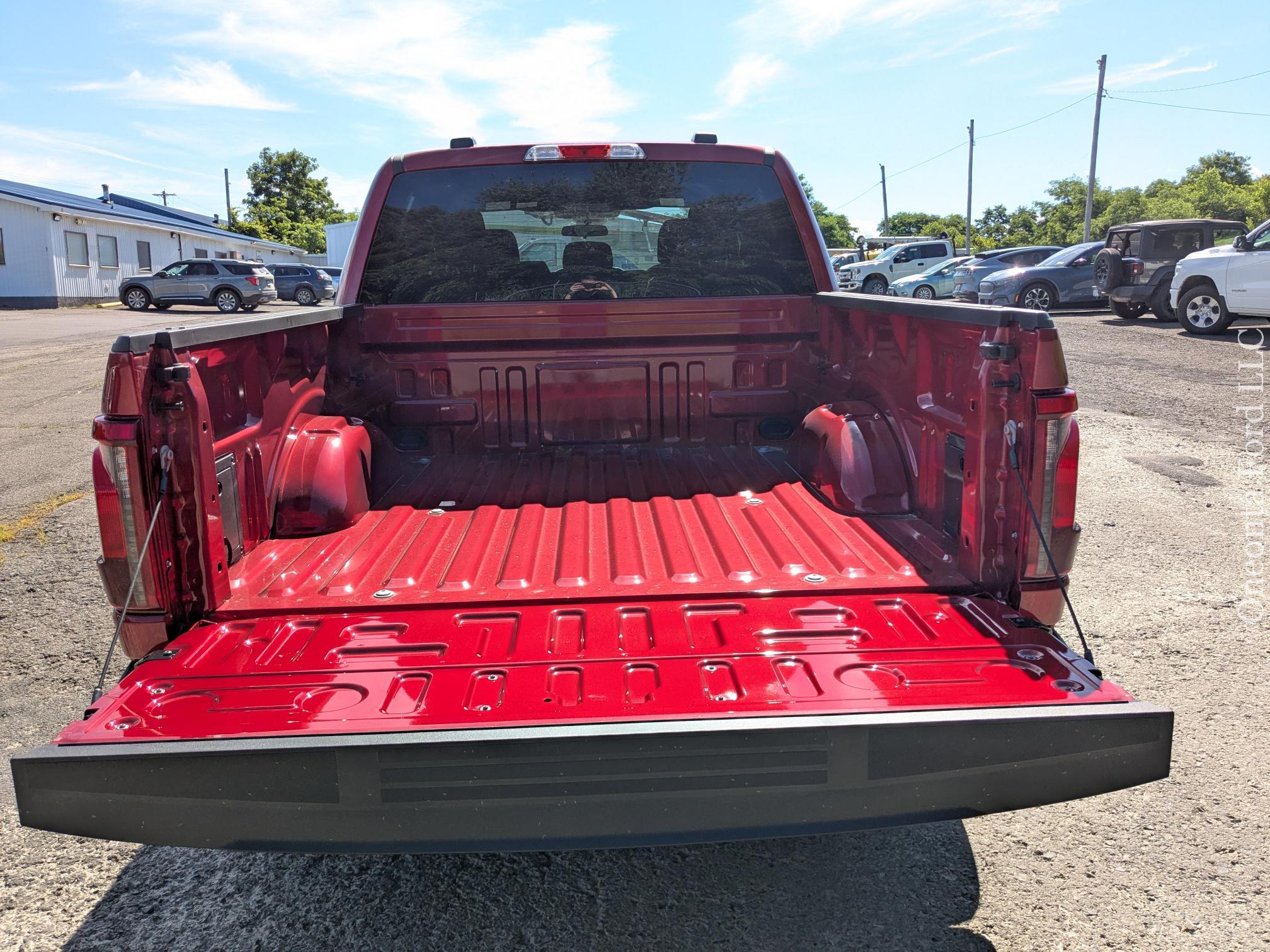 2025 Ford F-150 STX - Photo 10