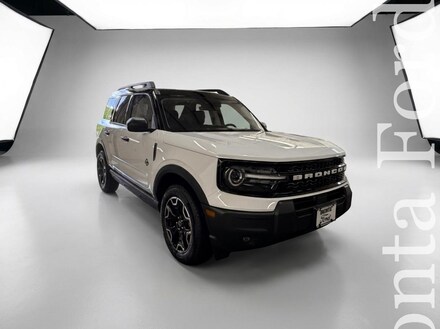 2025 Ford Bronco Sport Outer Banks Four-Wheel Drive with Locking Differential