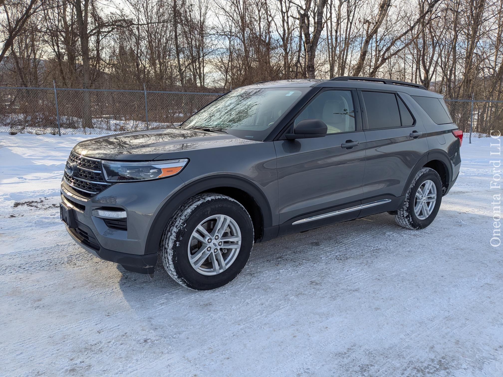 2022 Ford Explorer XLT's photo