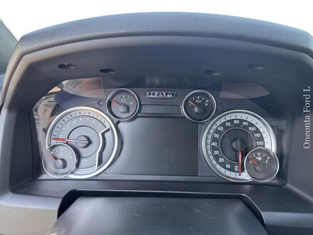 2021 Ram 1500 Classic SLT 4WD  Crew Cab Short Bed Truck