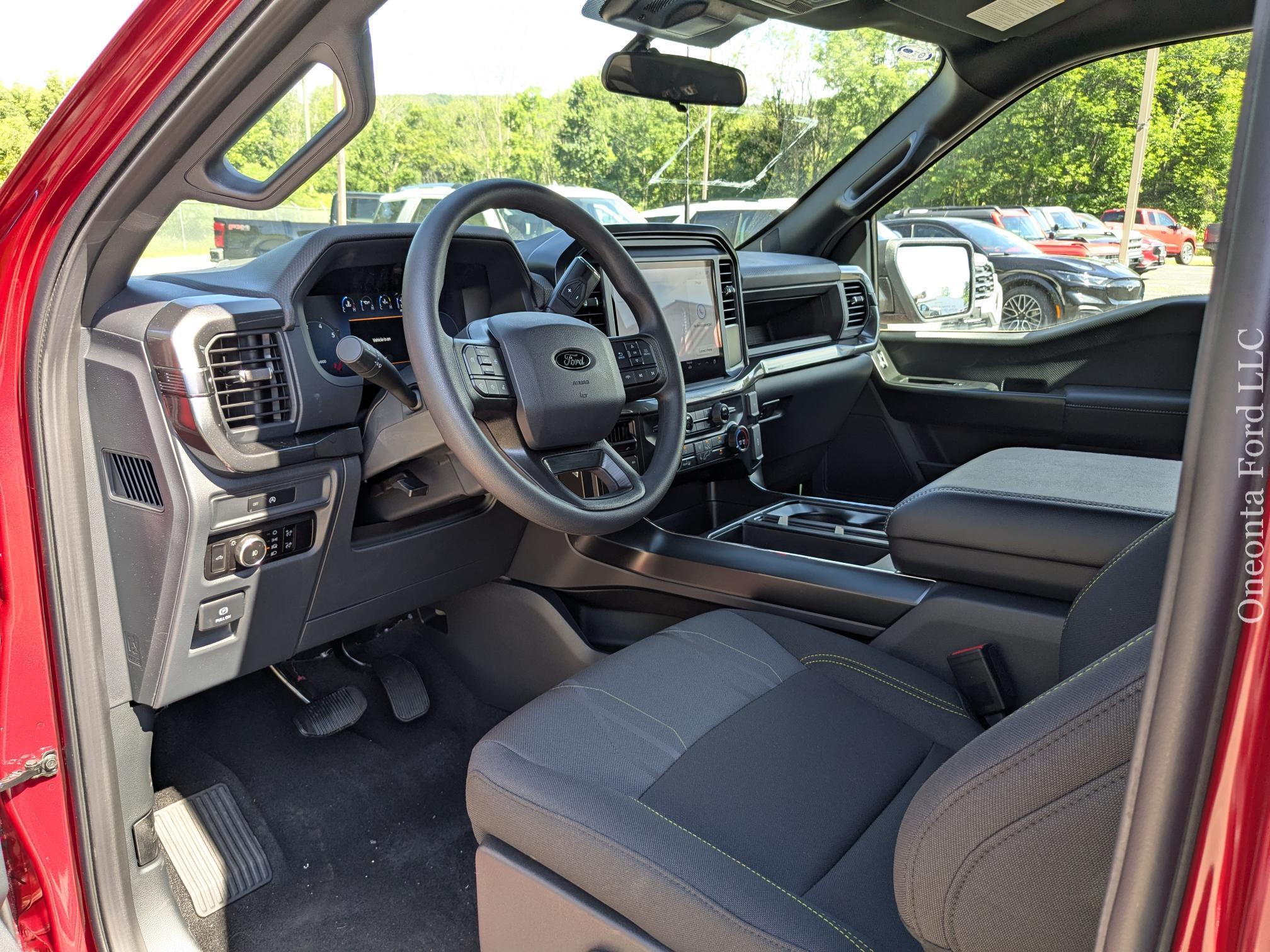 2025 Ford F-150 STX - Photo 18