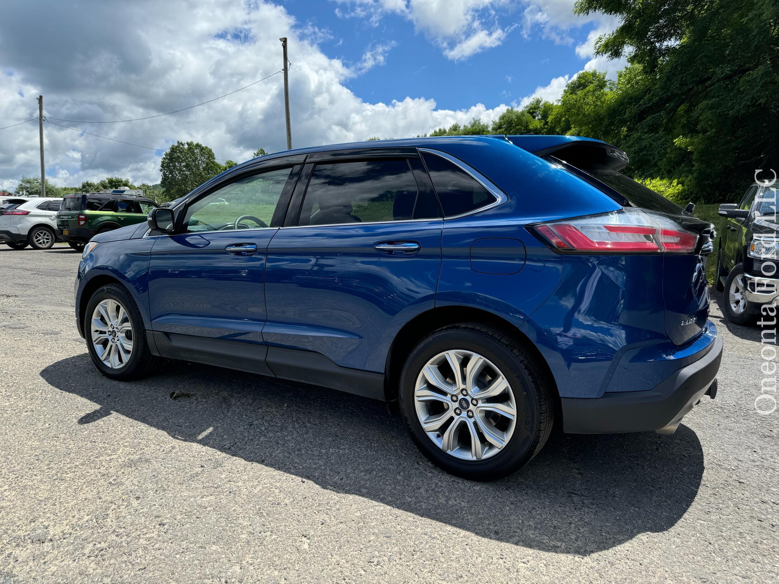 2020 Ford Edge Titanium photo 2