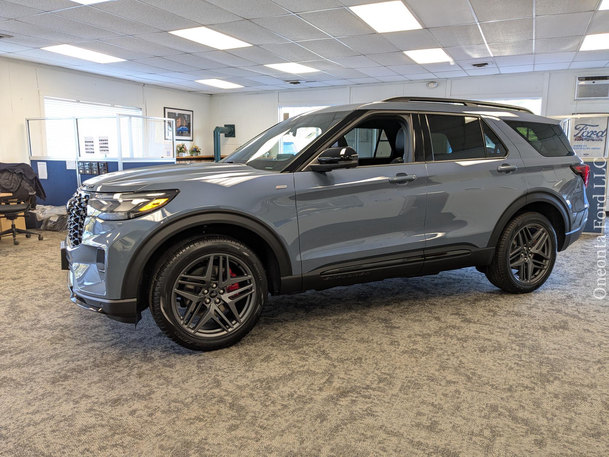 2025 Ford Explorer SUV  2025 Ford Explorer SUV