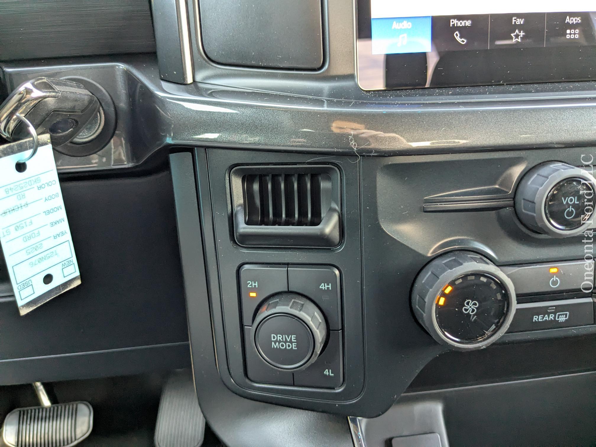 2025 Ford F-150 STX - Photo 29