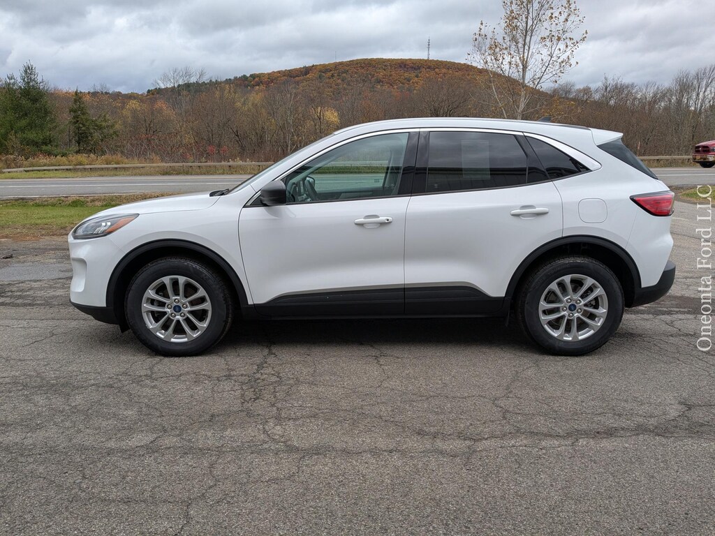 Used 2022 Ford Escape SE All-Wheel Drive with Locking and Limited-Slip Diff