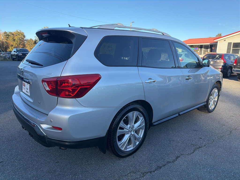 Used 2018 Nissan Pathfinder SL SUV